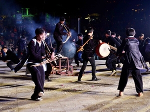 Visitors delighted with Sa Pa cloud festival